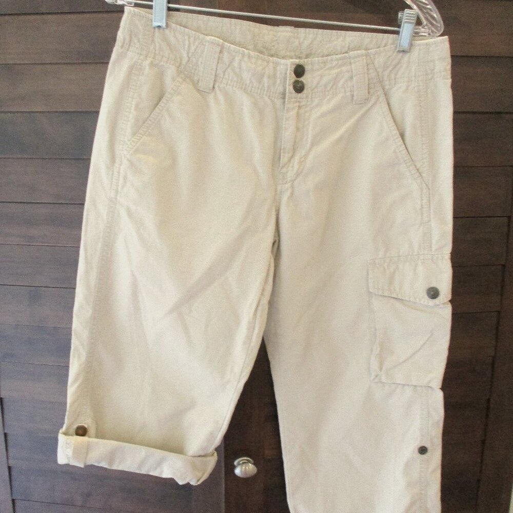 Women's Gap Mid Rise Cargo Adjustable Length Cream  Cropped Capri Pants sz 6 EUC